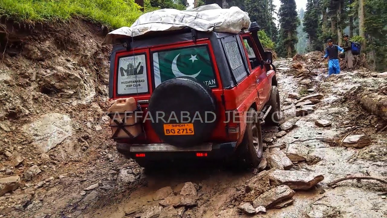 Proving Grounds TOYOTA 4x4 Landcruiser 80 & Landcruiser 70  taking on Baboon Top mudding &