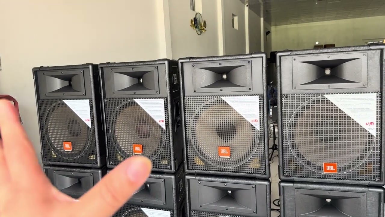 Toàn loa đẹp… Giá hủy diệt jbl 925 và jbl 825 jbl 922 Alo 0971998555