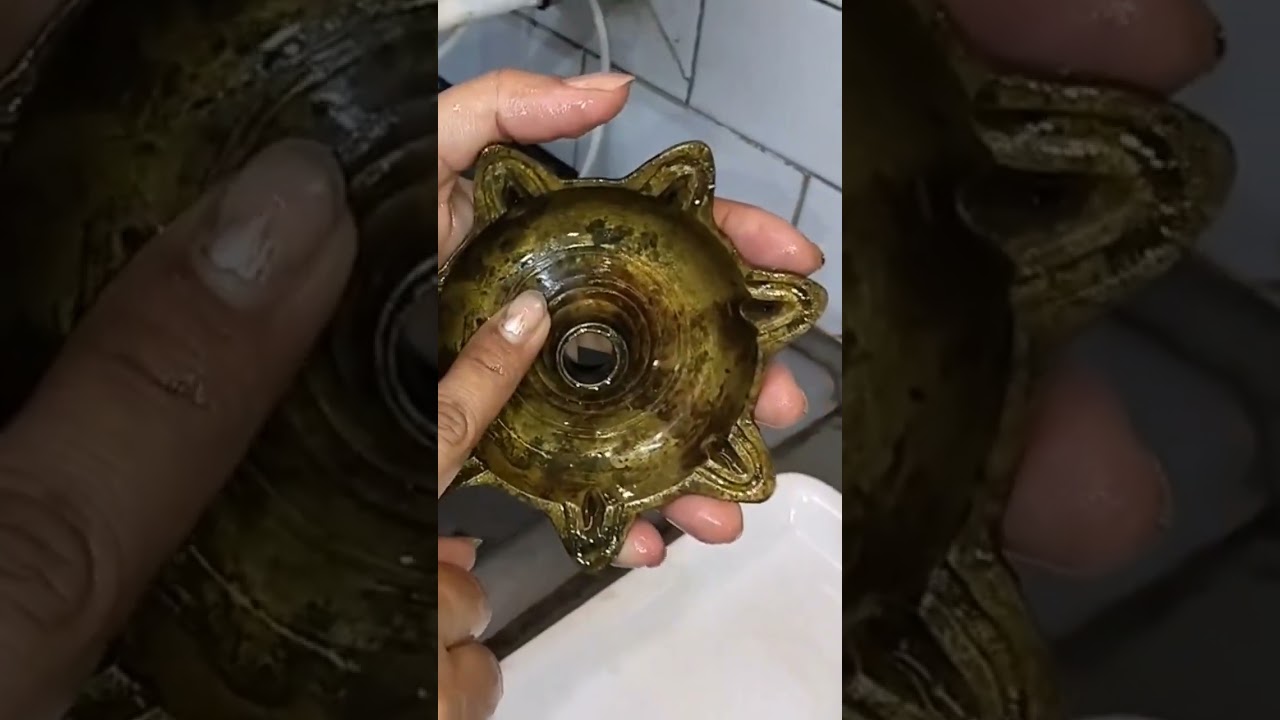 Deep Cleaning of Antique Brass Diya #brasso #diwali #cleaning #antique #puja #happycleaning #easydiy
