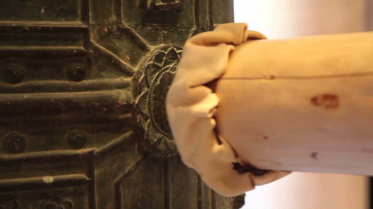 Japanese New Year Bell-Ringing Ceremony: Finding Harmony
