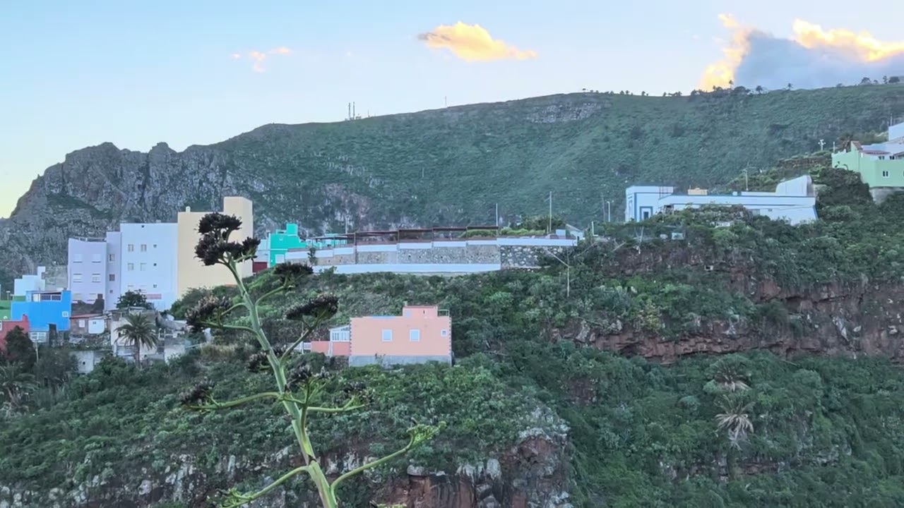 La Palma. Santa Cruz de La Palma. Barranco de Los Dolores.Canción:Say It Loud
