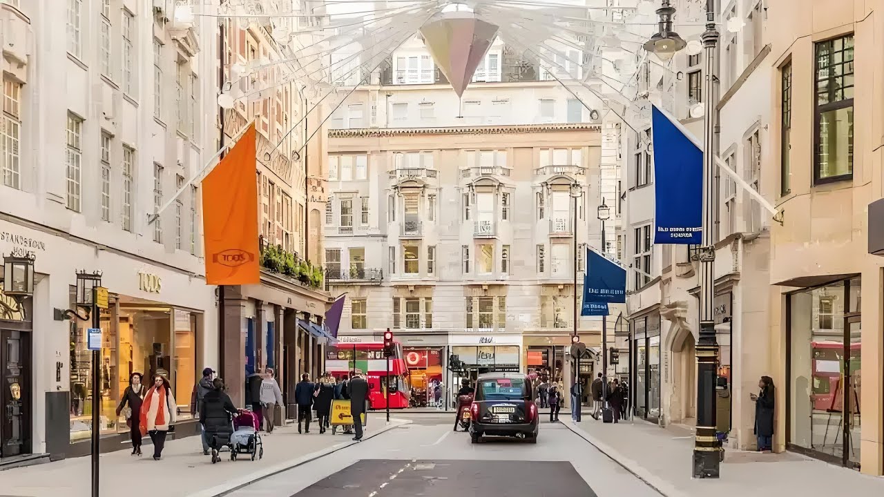 London Spring Walk - Walking Posh Areas of London - 4K HDR London City Tour