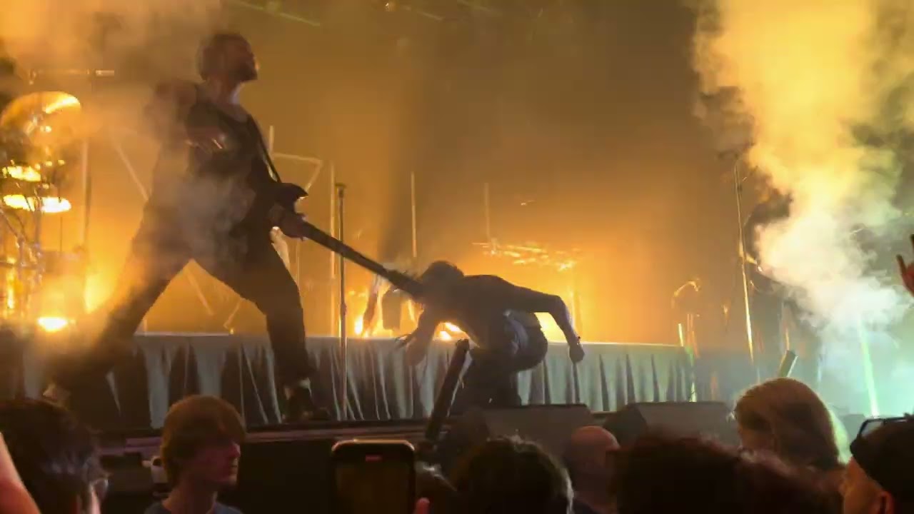 The Devil Wears Prada - Hey John, What’s Your Name Again? (LIVE)