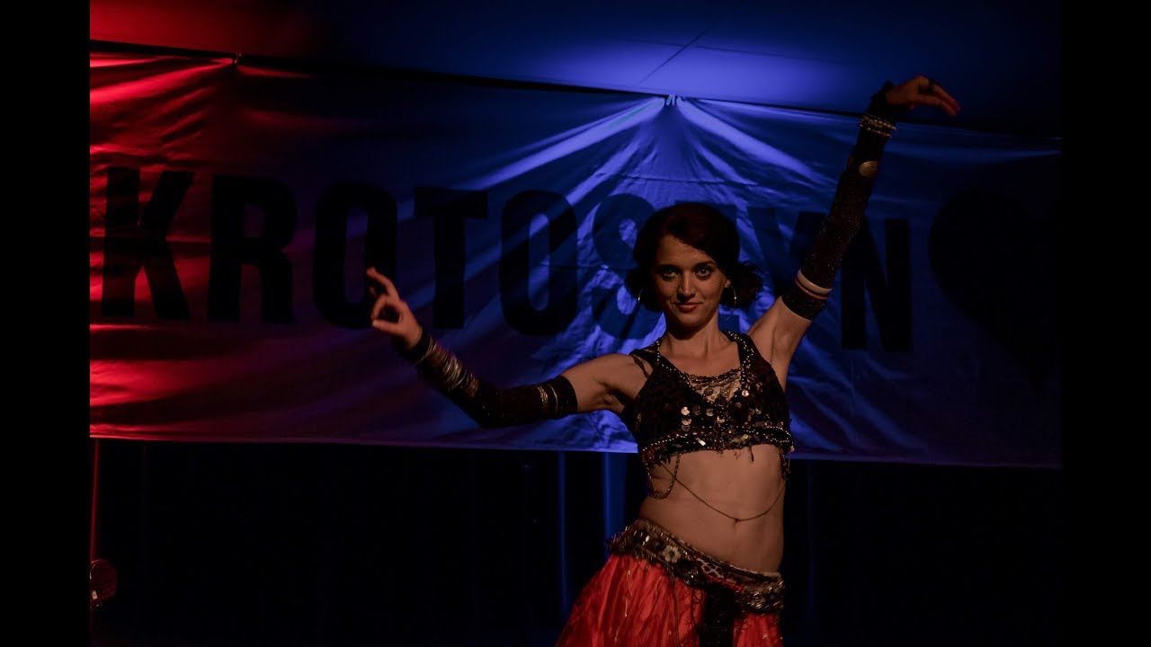 BuskerBus 2018: Light Chili & Dancer Lucy | BuskerBus Cabaret