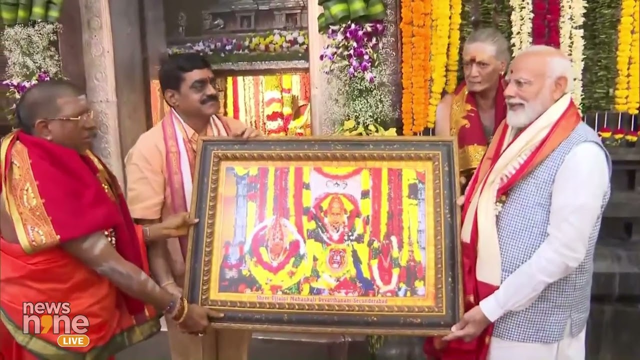 Telangana: PM Narendra Modi visits and offers prayers at Ujjaini Mahankali temple in Secunderabad