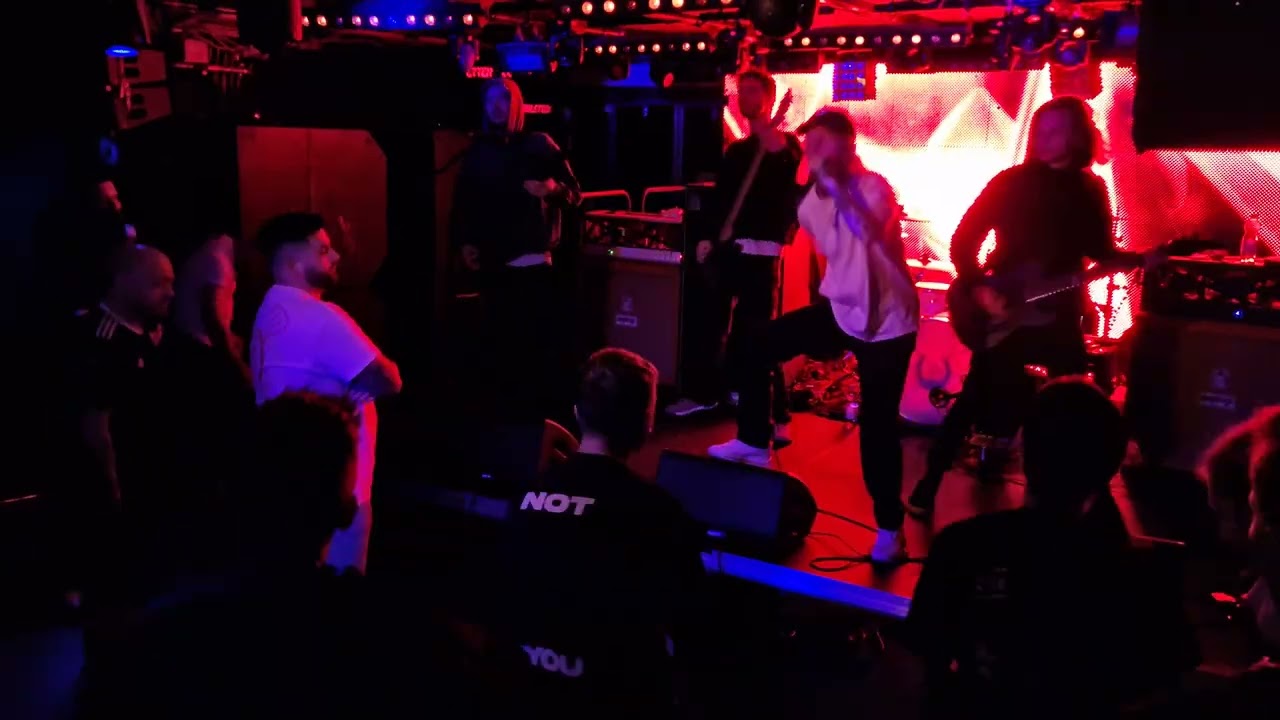 thrown - fast forward live @ Flex Café in Vienna, Austria | 12.10.2022