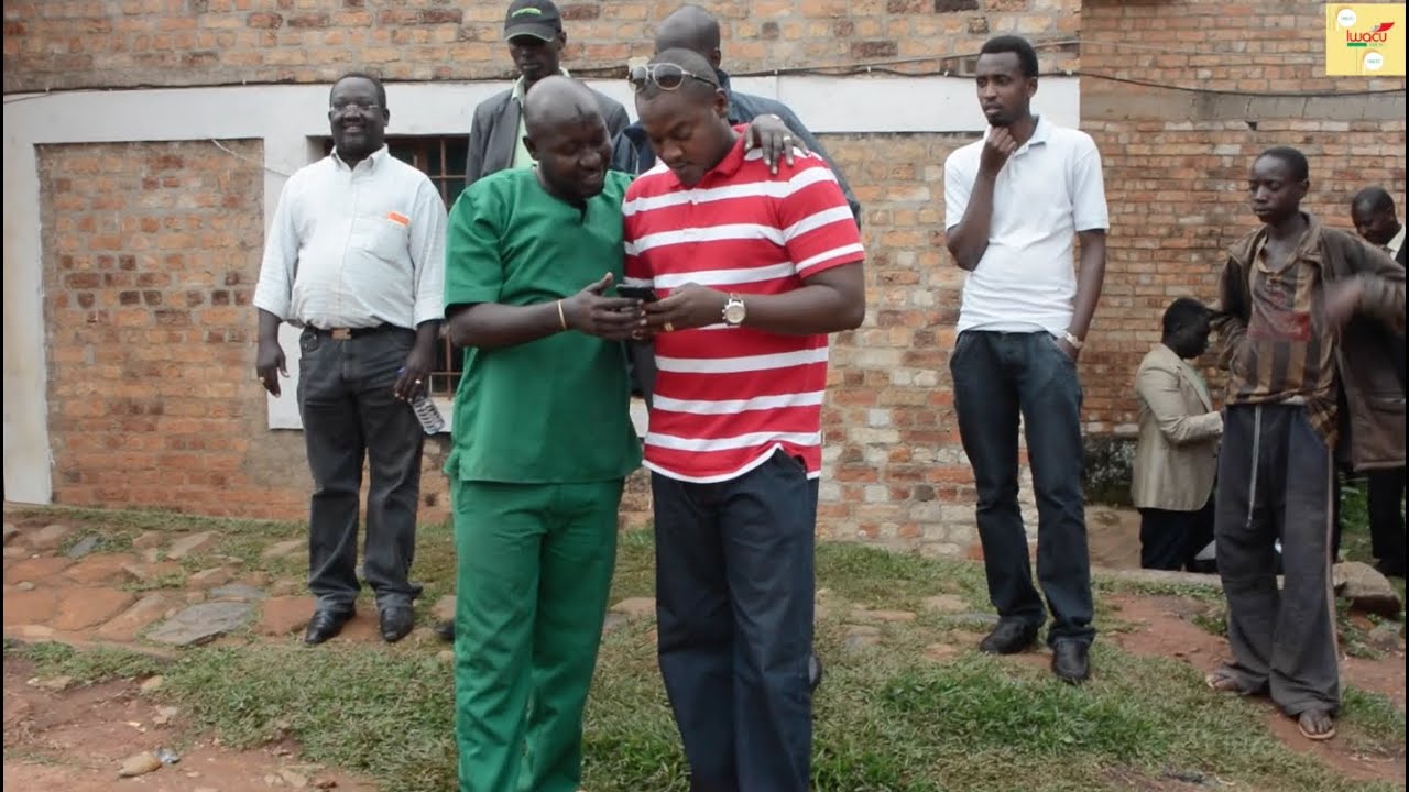 Bob Rugurika déclaré libre, reste en prison