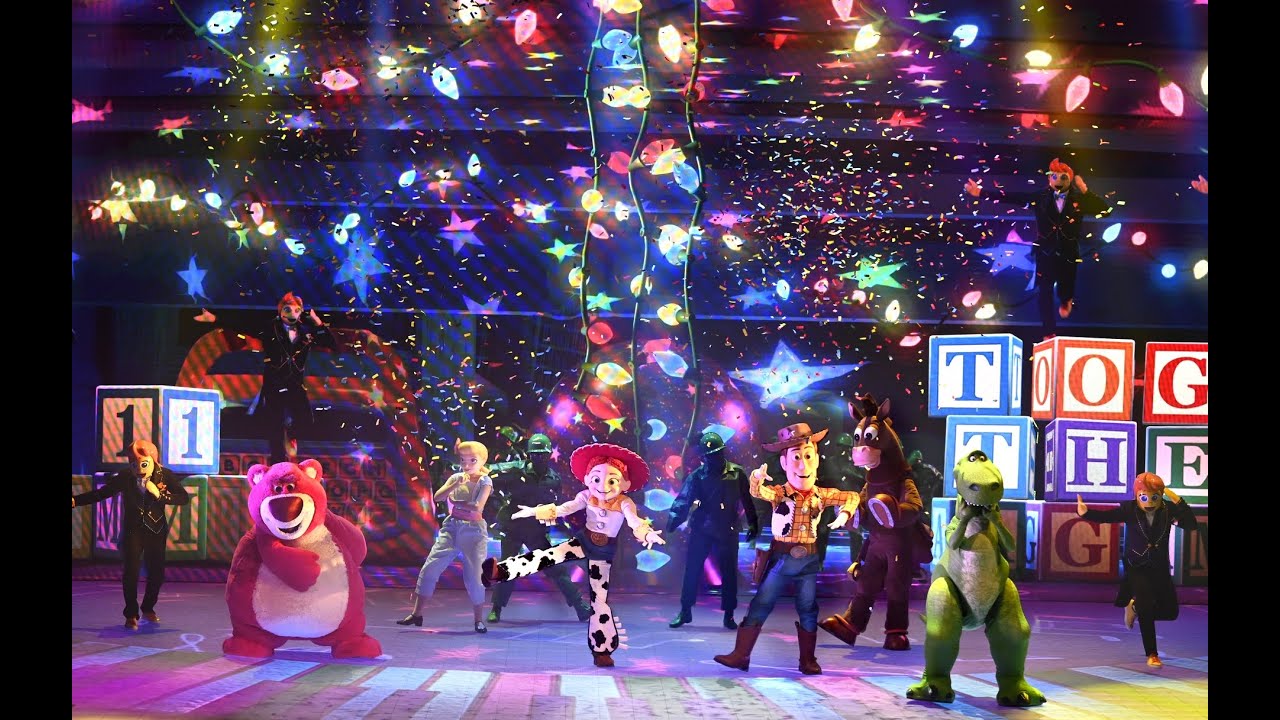 [Disneyland Paris] TOGETHER : une Aventure Musicale Pixar - Grande Première (clip by Ameland)