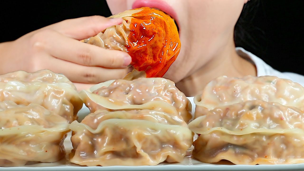 Homemade Kimchi Wang Mandu &bull; Korean King(Giant) Dumplings &bull; Cooking & Mukbang ASMR