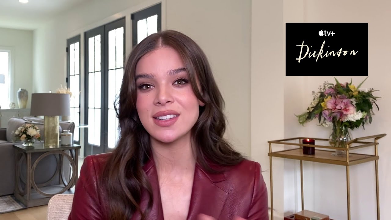 INTERVUE: Dickinson Season 2 - Hailee Steinfeld