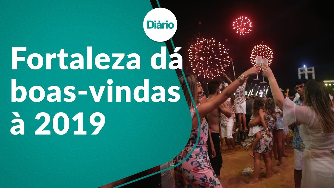 Praia de Iracema dá boas-vindas à 2019 com queima de fogos