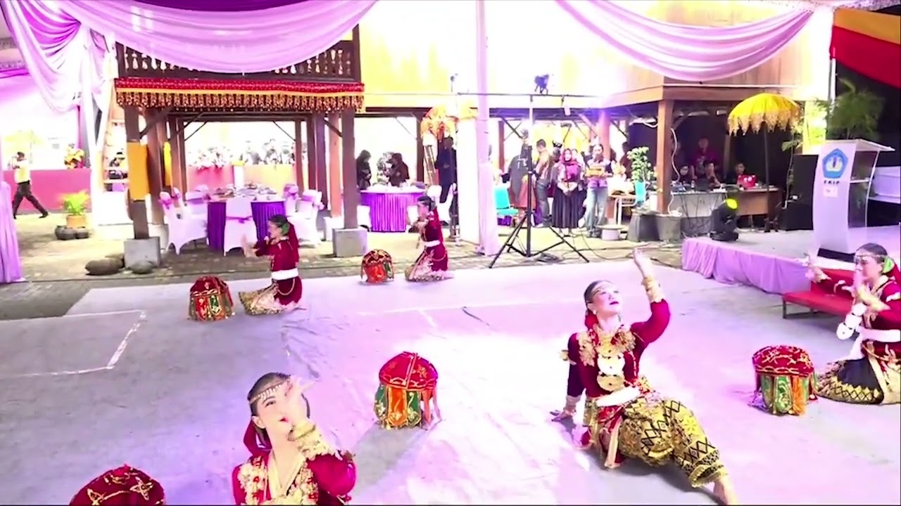 Karnaval dan Muhibah Seni FKIP Unila
