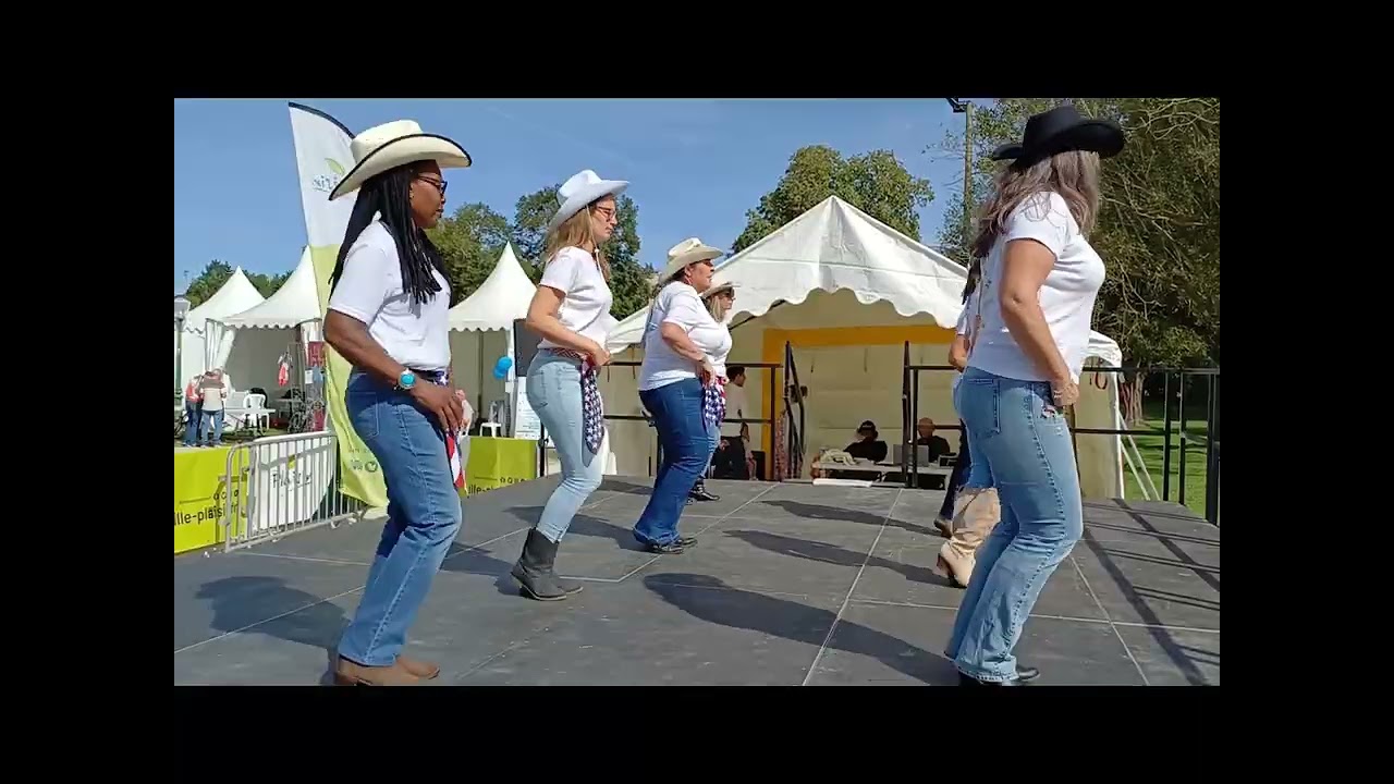 Les COWBOY HAT DANCERS Forums des associations de Plaisir et Les Clayes sous Bois Samedi 06 09 2025
