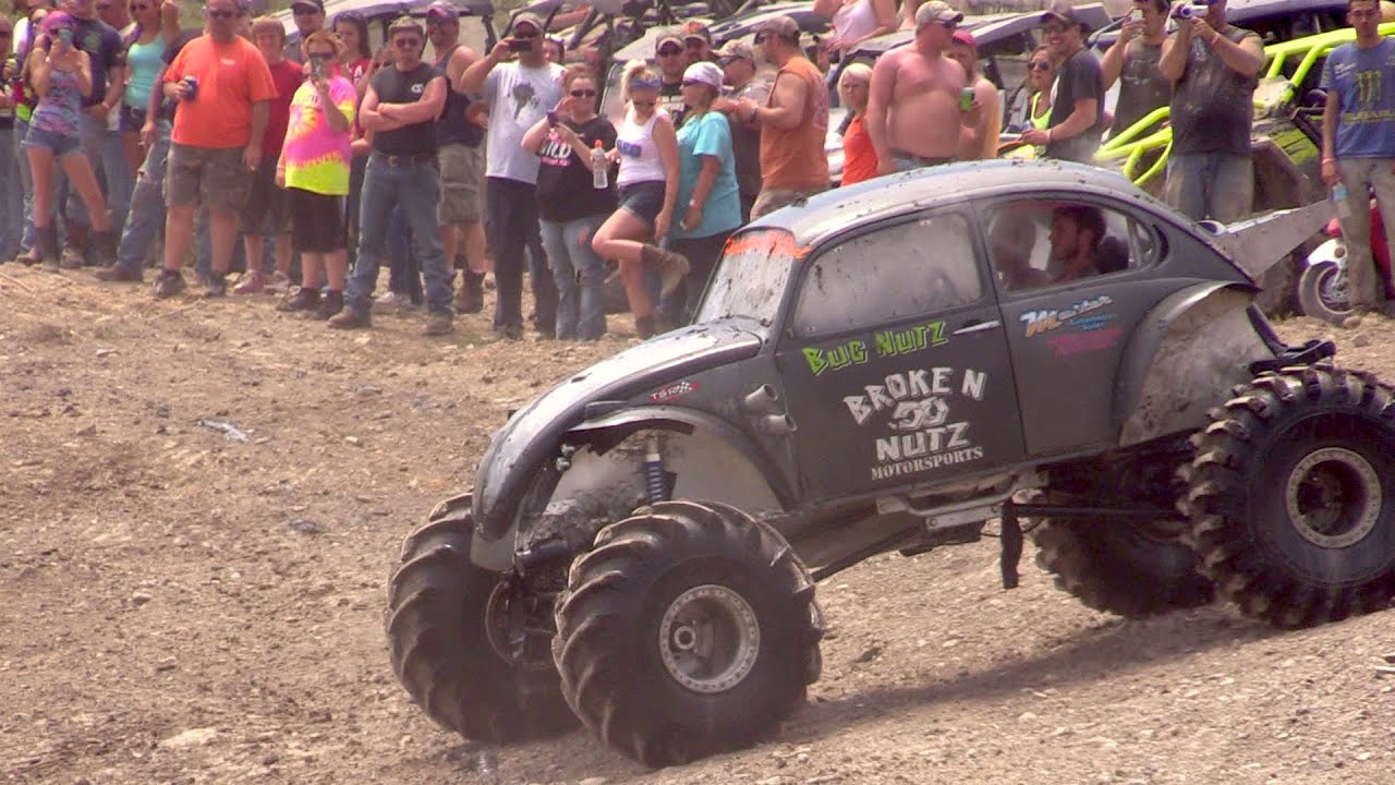 VW BEETLE SKIMS THE POND!