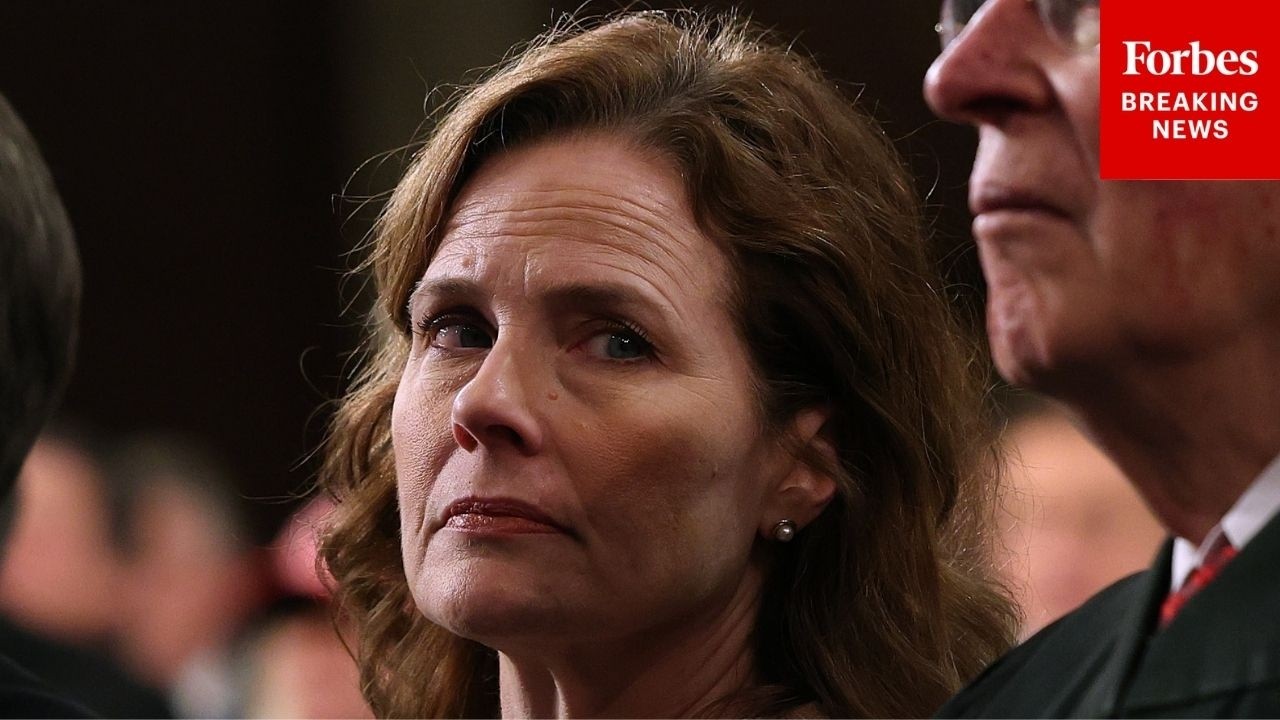 'Where I'm Stuck...': Amy Coney Barrett Grills DOJ Official On What Makes A Drug 'Dangerous'
