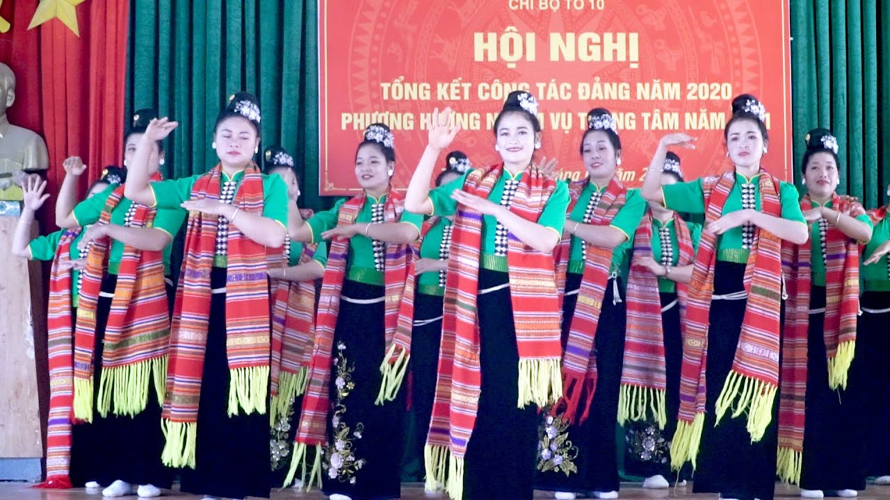 ĐIỆU MÚA BỨC TRANH THỔ CẨM TUYỆT VỜI CỦA CHỊ EM BẢN PÙA, CHIỀNG SINH.