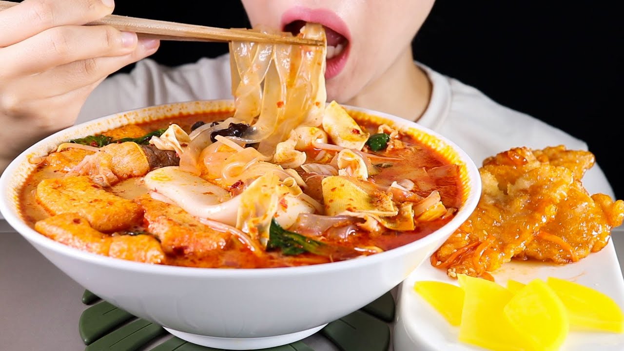 ASMR Spicy Mala Hot Pot Malatang and Sweet and Sour Pork Guobaorou | Eating Sounds Mukbang