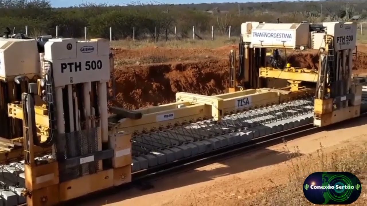 TRANSNORDESTINA - Transporte dos dormentes, e i&ccedil;amento com o P&oacute;rtico PTH 500