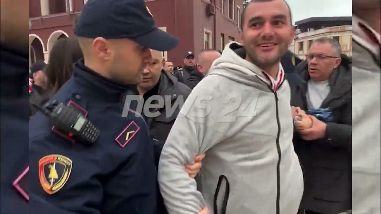 Banorët e prekur nga TID tentojnë të hyjnë në Bashki ku zhvillohej takimi më Ramën,shoqërohen