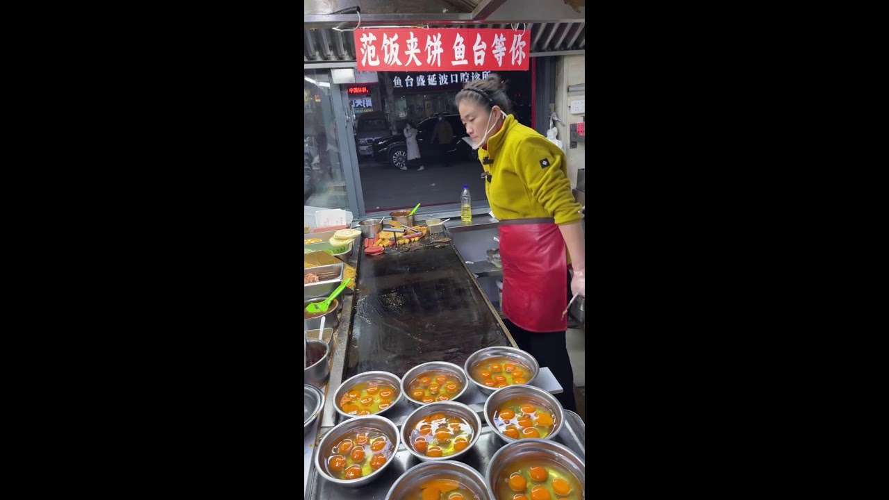 Delicious food live