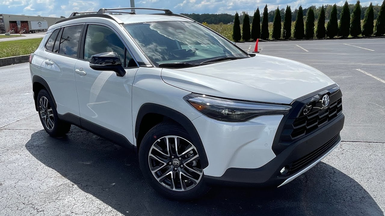 Тест-драйв и обзор Toyota Corolla Cross XLE 2026 года от первого лица