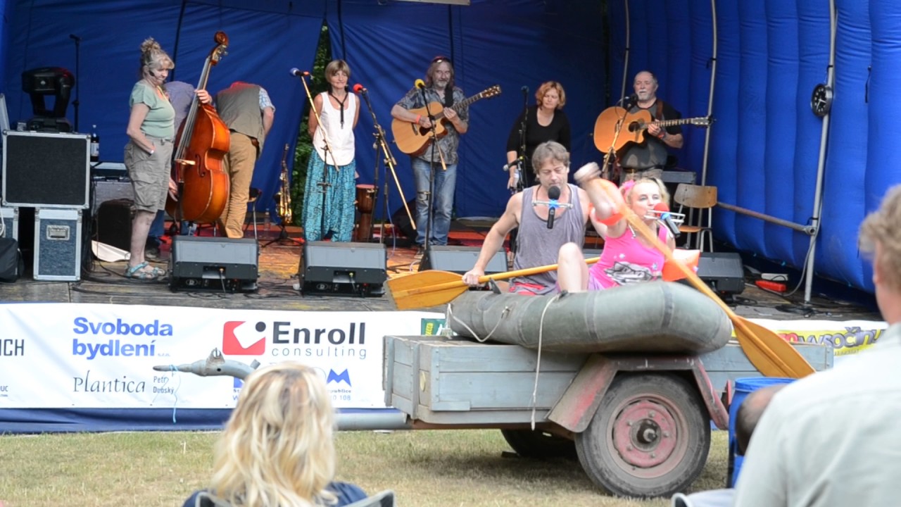 FolKaliště 2017 vodácká scénka