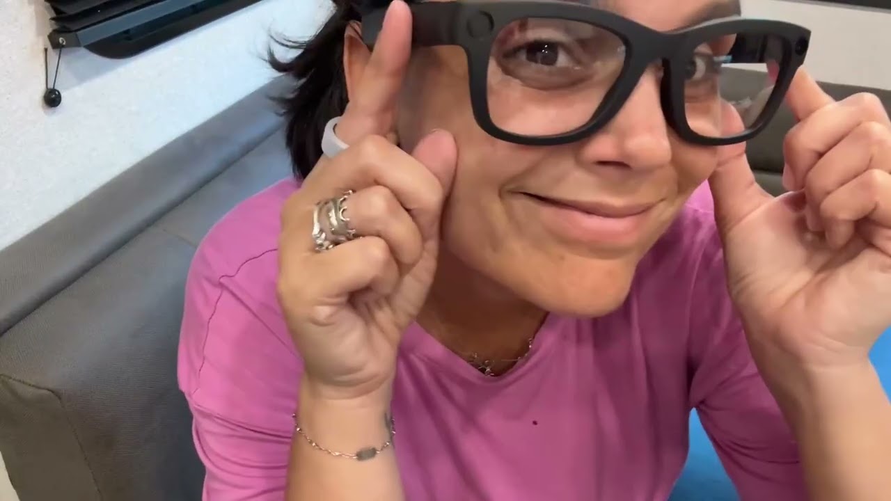 Hands-free AI smart glasses for everyday use