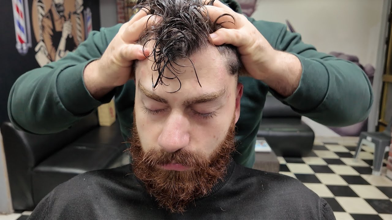ASMR NECK AND SHOULDER MASSAGE & PROFESSIONAL HANDS AT A REAL TURKISH BARBER SHOP