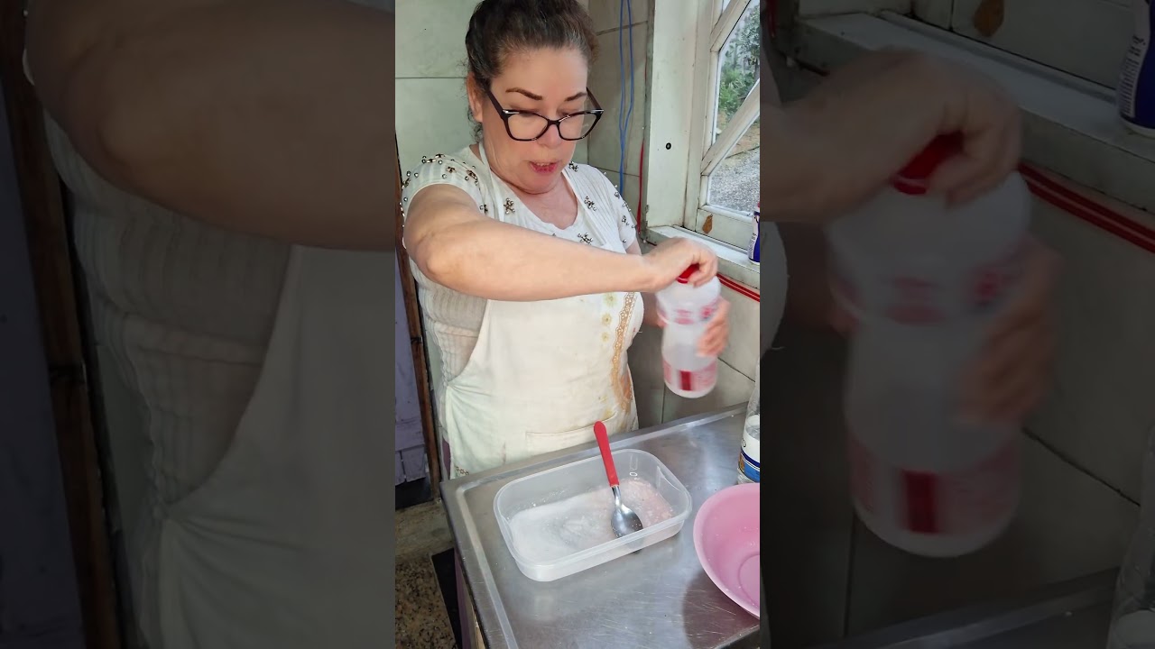 Misturinha caseira para limpar box de banheiro