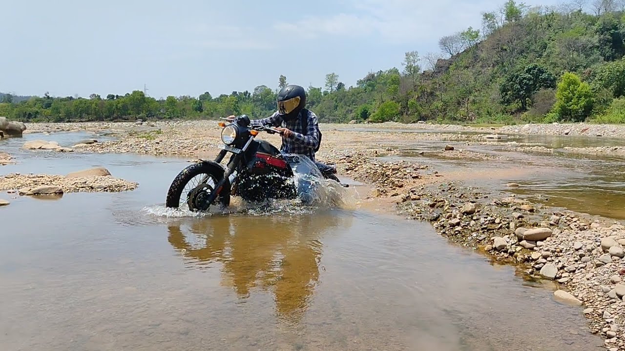 Himalyan scram 411 Extreme Offroad Water crossing
