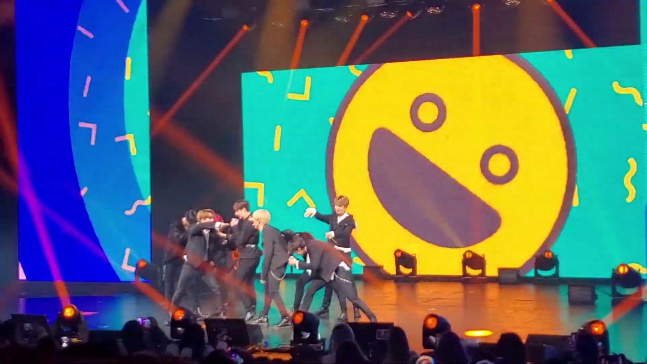 [FANCAM] 200202 Stray Kids (스트레이 키즈) - 갑자기 분위기 싸해질 필요 없잖아요 (Awkward Silence)
