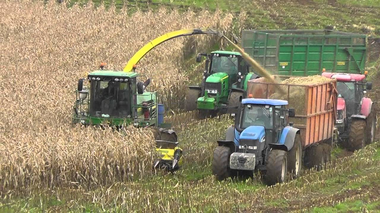 Maize 2011 - Two John Deere Choppers and Case Pusher.