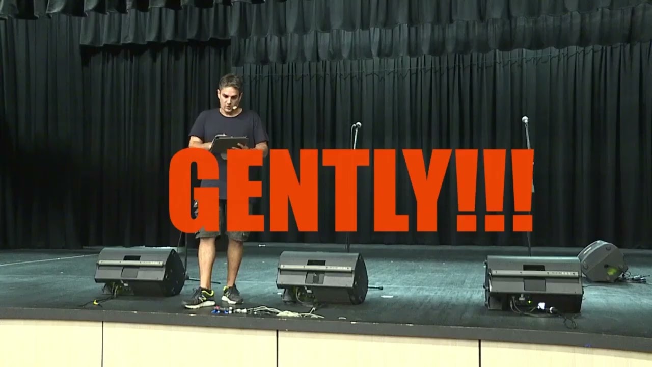 QU16 - Live Mixing - Getting a stage artist ready