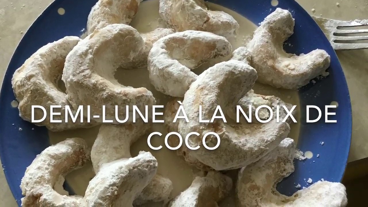 DEMI-LUNE À LA NOIX DE COCO FONDANT