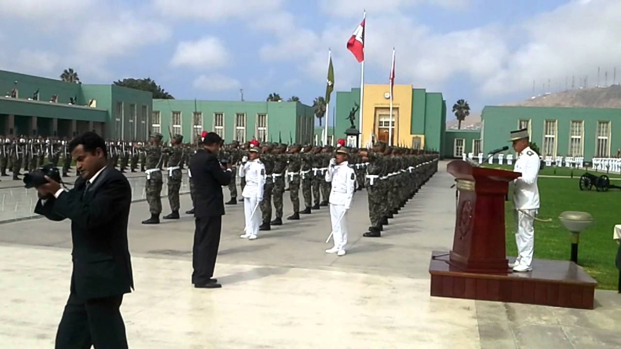 ESCUELA MILITAR DE CHORRILLOS ENTREGA DE ARMAS 2015