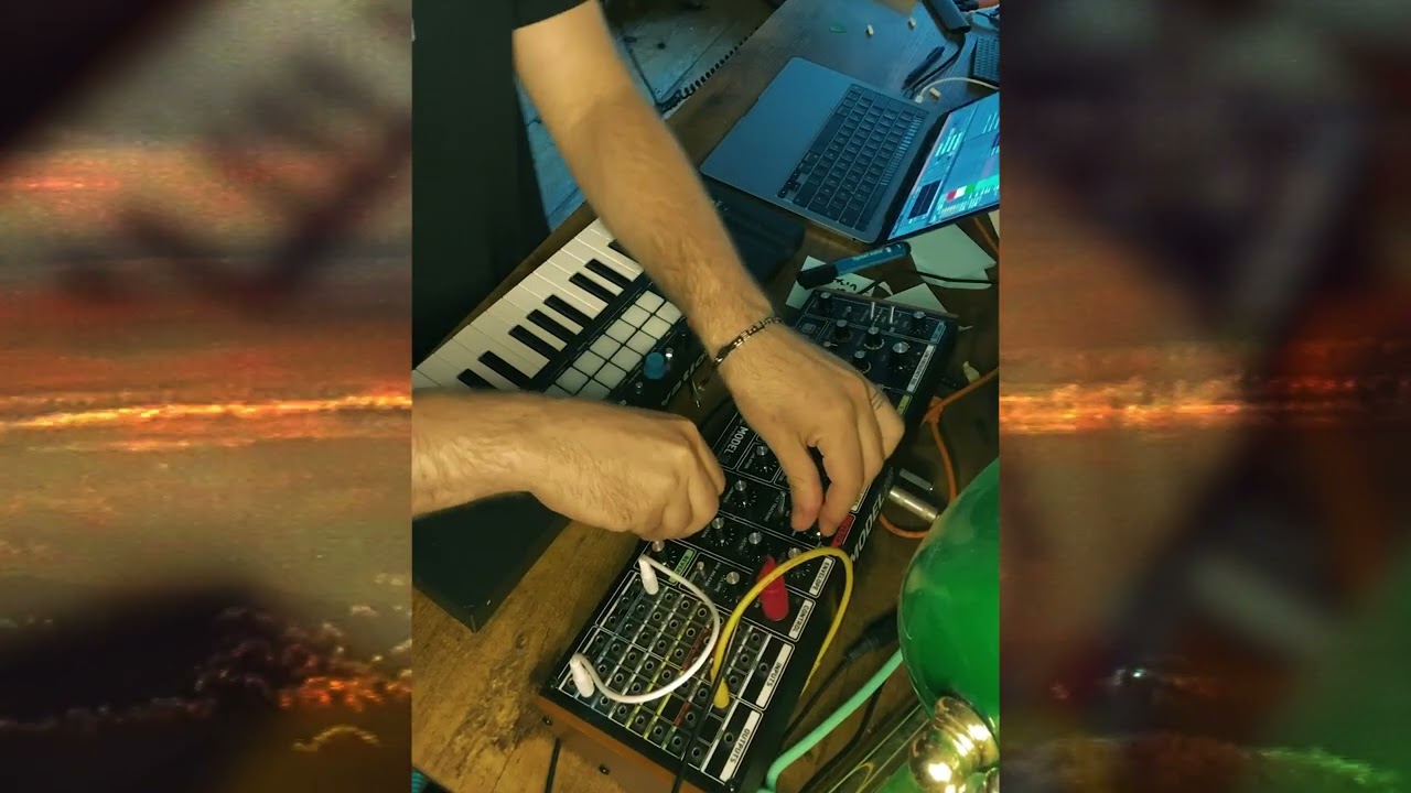Behringer Model 15 - Techno Session 