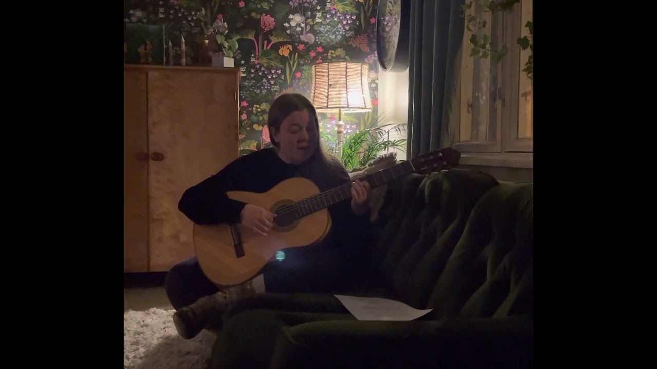 Kuuhut hiljaa kulkee