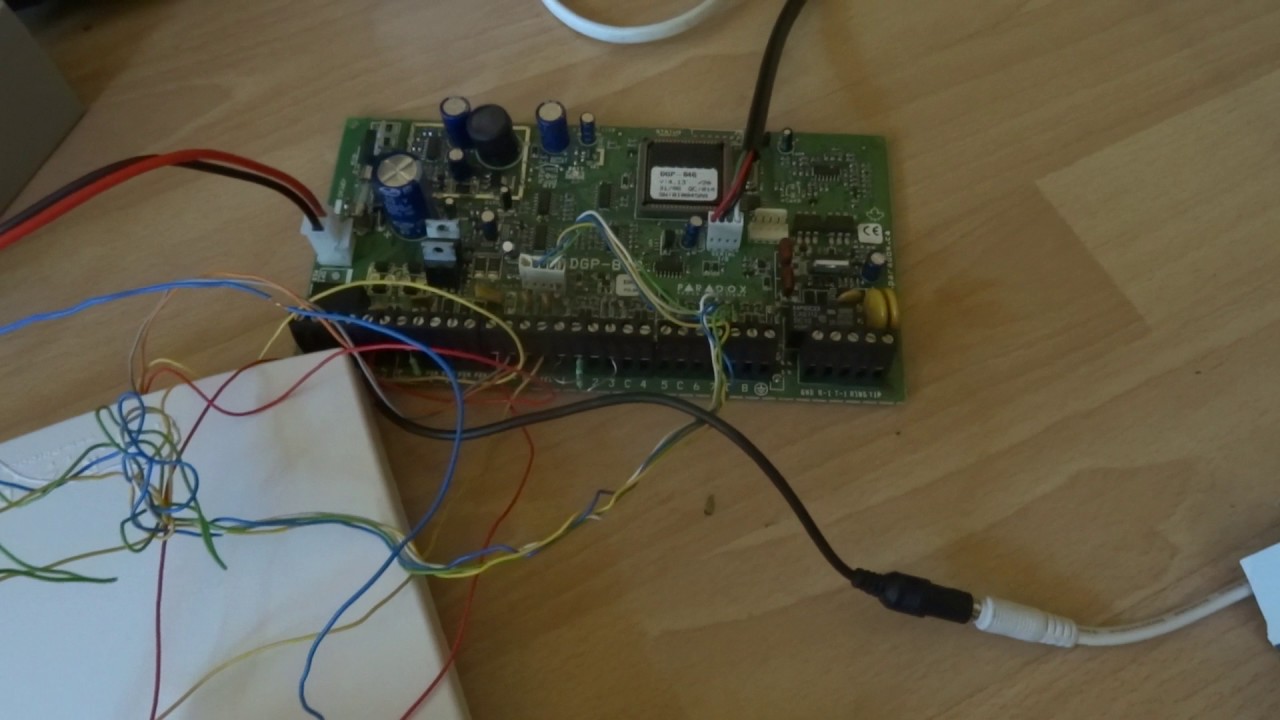 DCT10 Paradox wireless door contact about him input change battery program