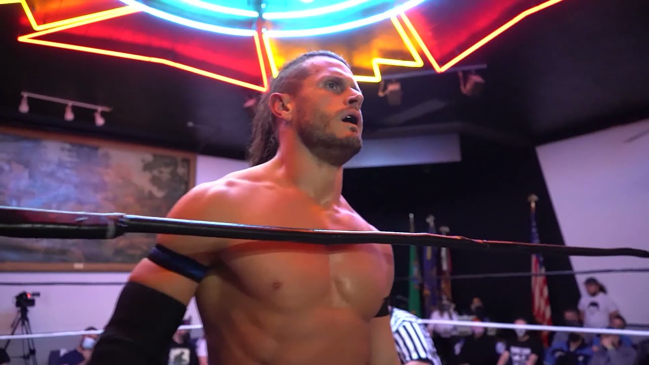 Daniel Makabe vs Alex Shelley