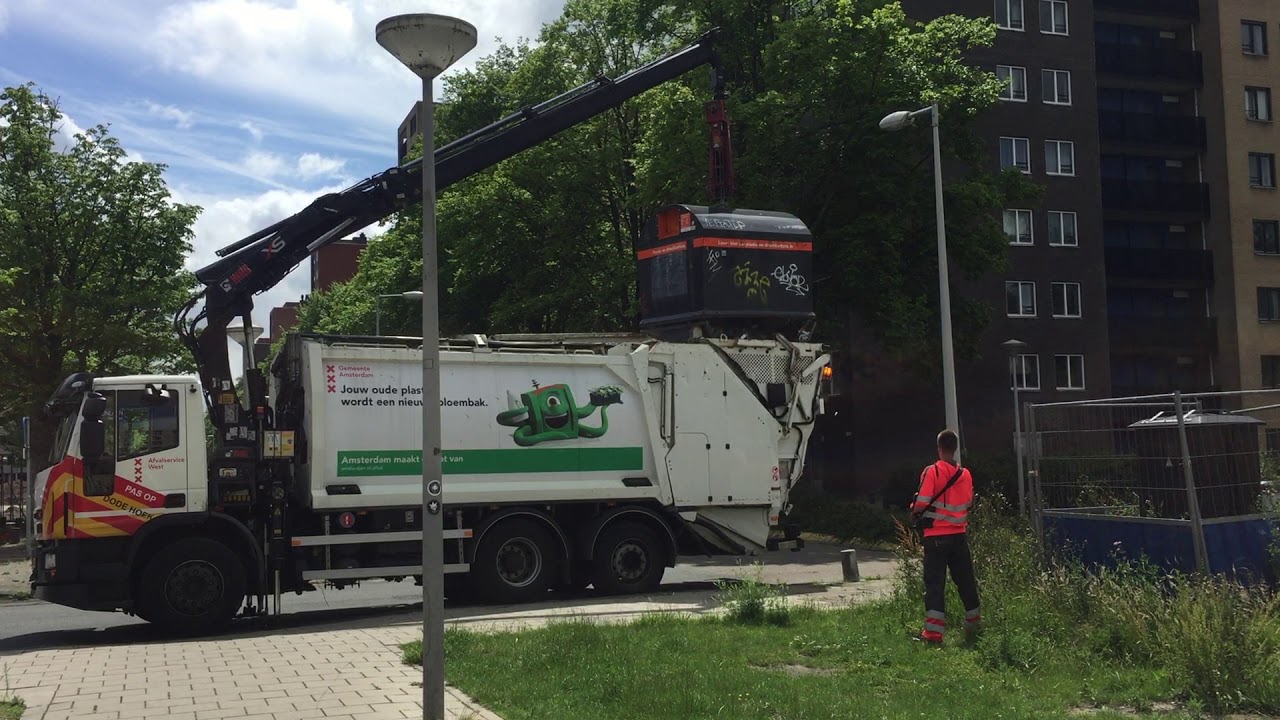 Vuilniswagen Gebruik Kraan. July 1 2020 [Random Videos]