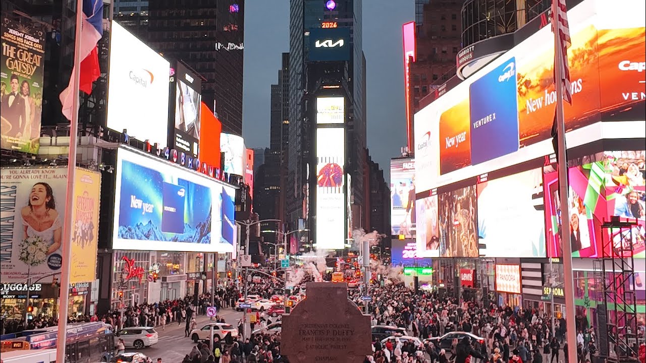 Why Times Square Looks Different at Night 😍4K Walk 🚶‍♂️ | NYC Like Never Before (Ultra HD)