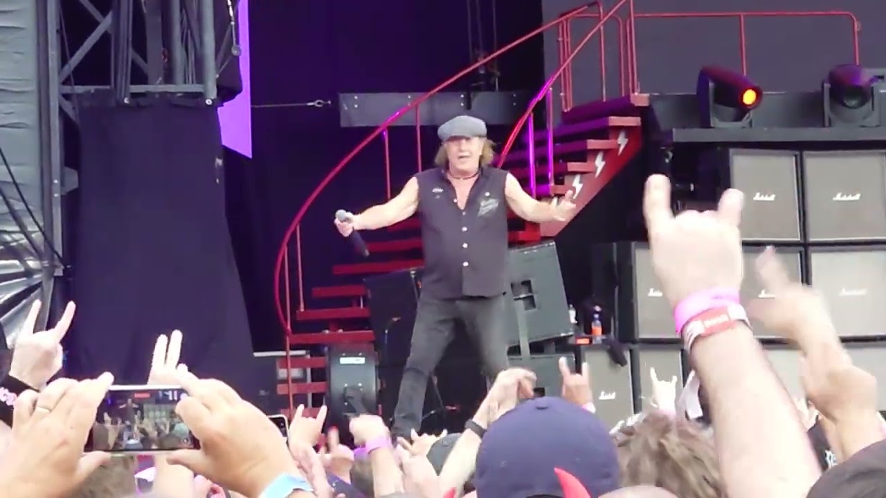AC/DC - Have a Drink on Me - Live in Prague Letňany 26.6.2025