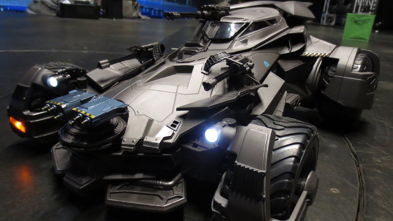 Mattel Reviews: Justice League Ultimate Batmobile Part 2
