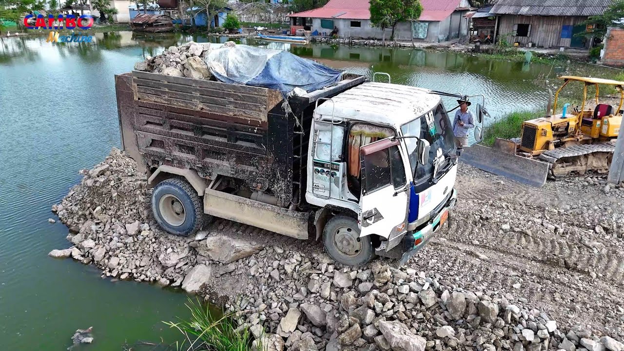 NICELY Technique Skill Filling up Delete Deep Pond Using 5Ton Trucks Pouring Rocksoil &Dozer Pushing