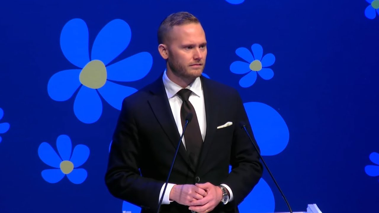 Vice partiledare Henrik Vinge håller tal på Landsdagarna 2025