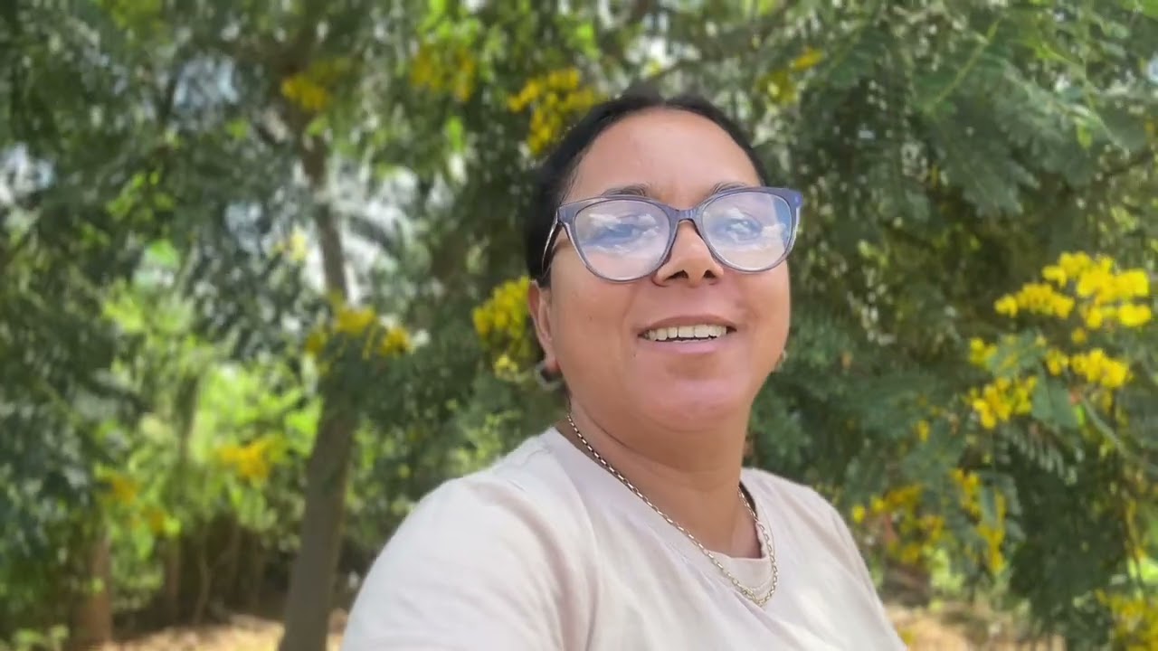 Mostrando as cocotas e a rocita para vocês