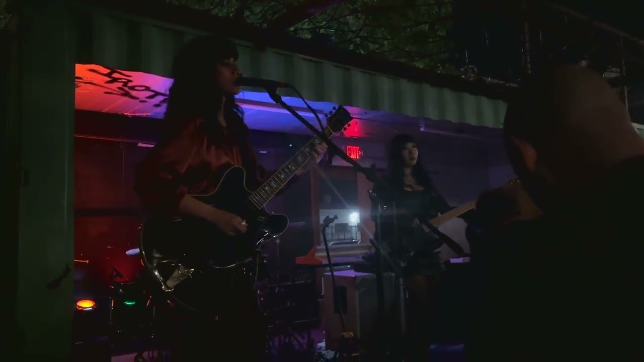 L.A. Witch - live at Juno Brewery in Albuquerque [FULL SET] 5/20/25