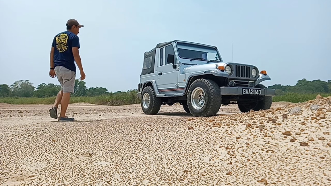 Korean jeep (kia rocsta)