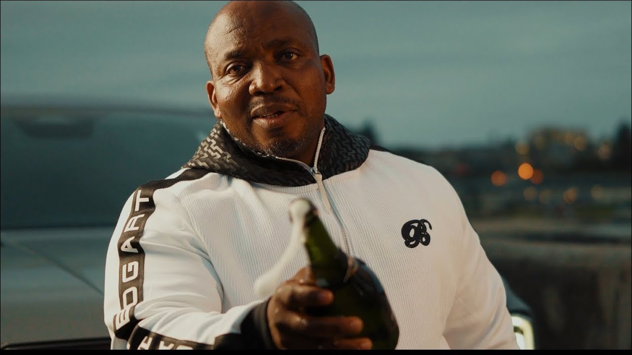 Man B Isilo Samakhosi - iliso feat. Plasha & Enzo (Official Music Video)