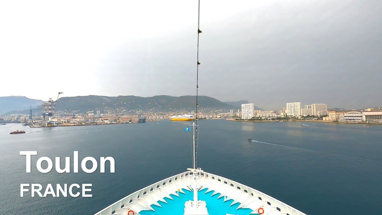 Toulon France - arrival to port with a cruise ship - ship&acute;s manoeuvre | seafarers life